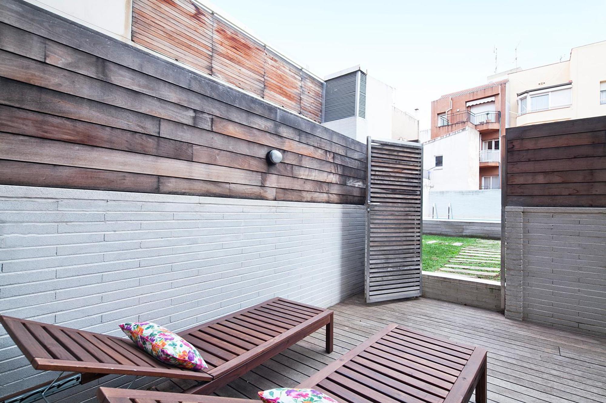 My Space Emirates - Splendid Apartment With Terrace And Pool Near Park Gueell Barcelona Exterior foto