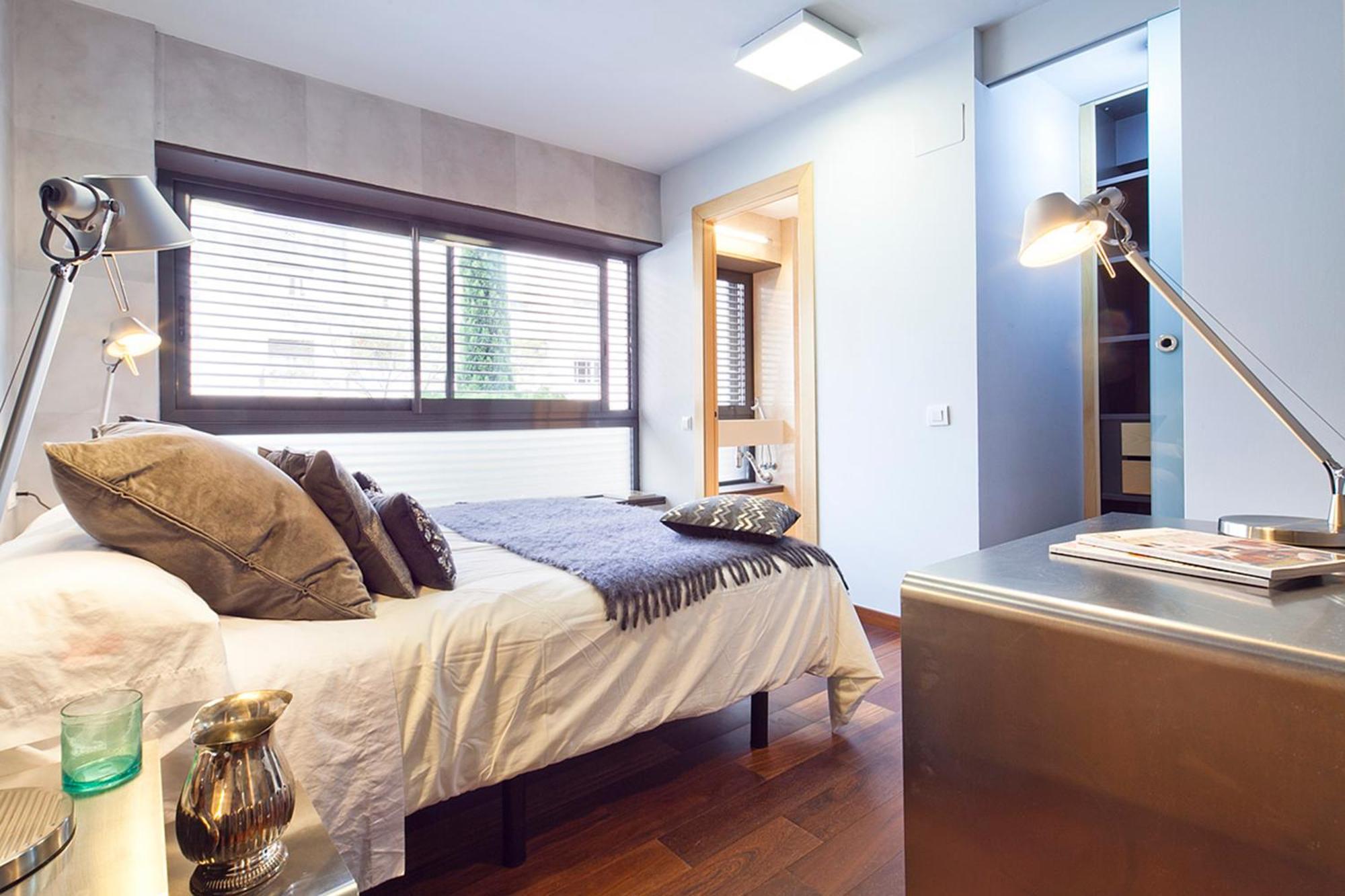 My Space Emirates - Splendid Apartment With Terrace And Pool Near Park Gueell Barcelona Exterior foto